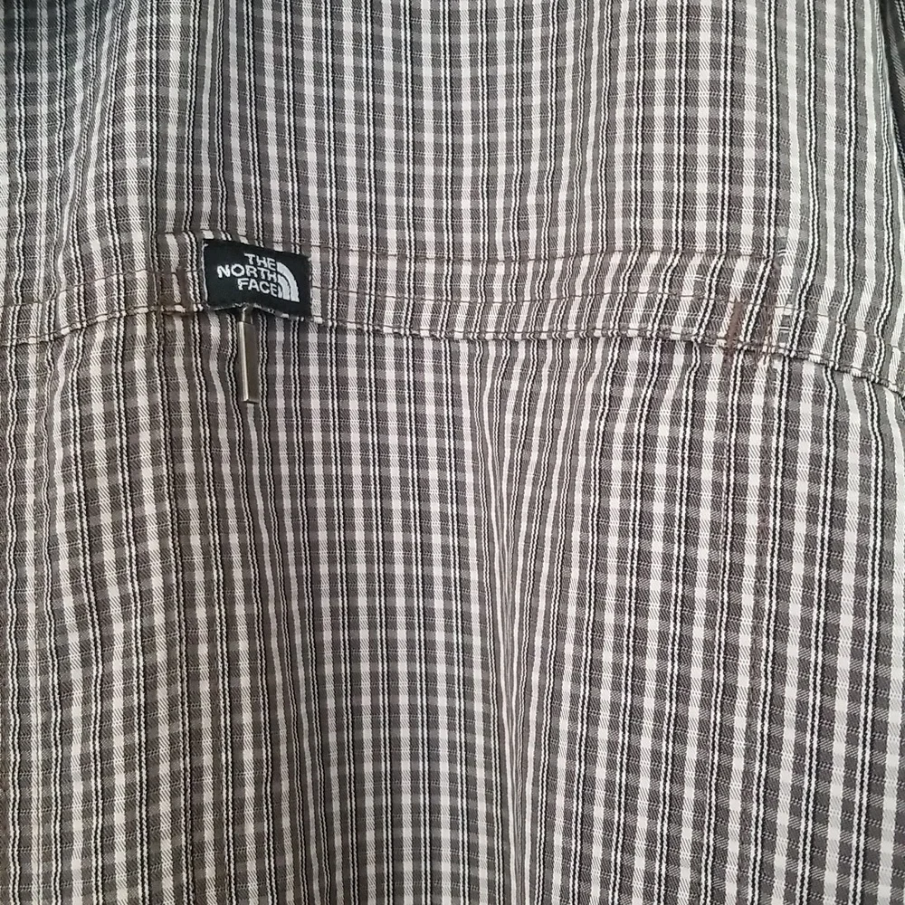 NORTHFACE Button Down Roll Tab Sleeve Mens Shirt Size Medium